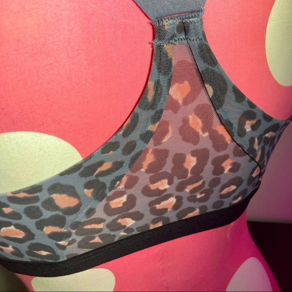 Victoria’s Secret Sports Bra 32C Victoria Sport Very Sexy Leopard Gym VSX Logo - Picture 13 of 13